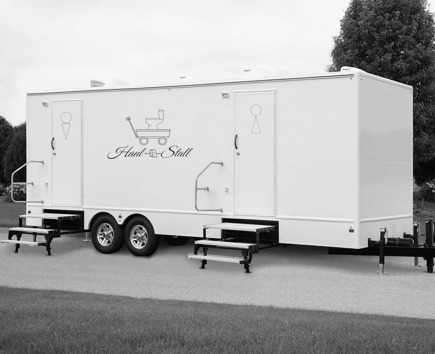 10 Stall 2 Door Trailer — Exterior