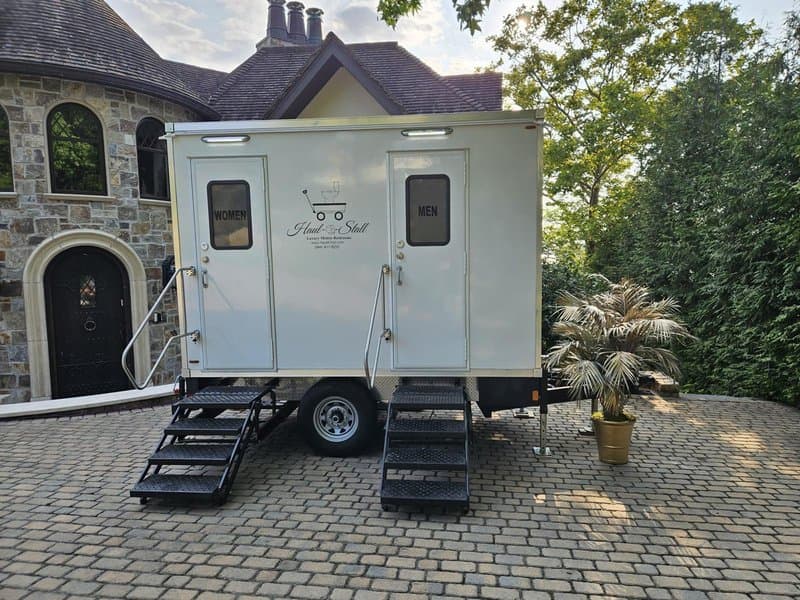 Haul-A-Stall luxury restroom trailer at an elegant venue